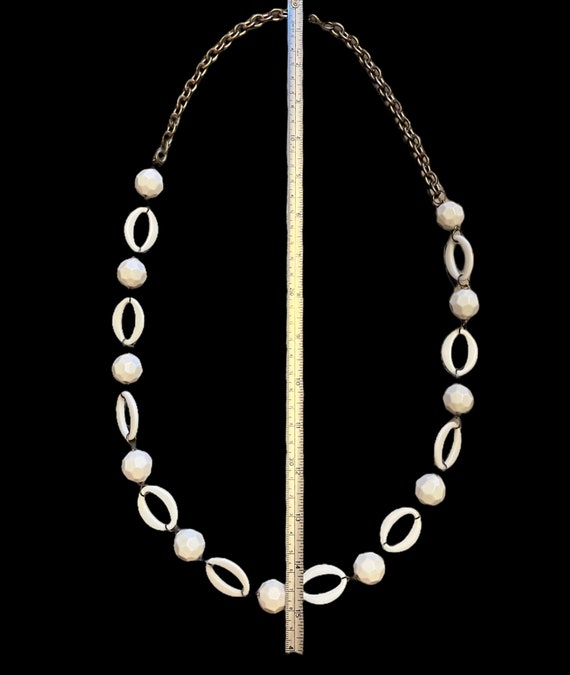 60s Mod White Plastic Link and Bead Necklace - image 3