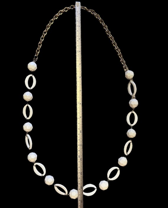 60s Mod White Plastic Link and Bead Necklace - image 6