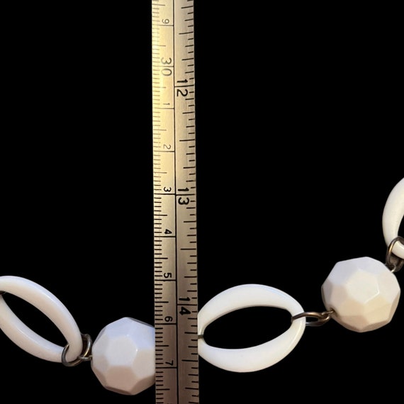 60s Mod White Plastic Link and Bead Necklace - image 7