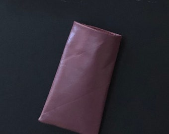 Leather recycling case with magnet for storing small parts