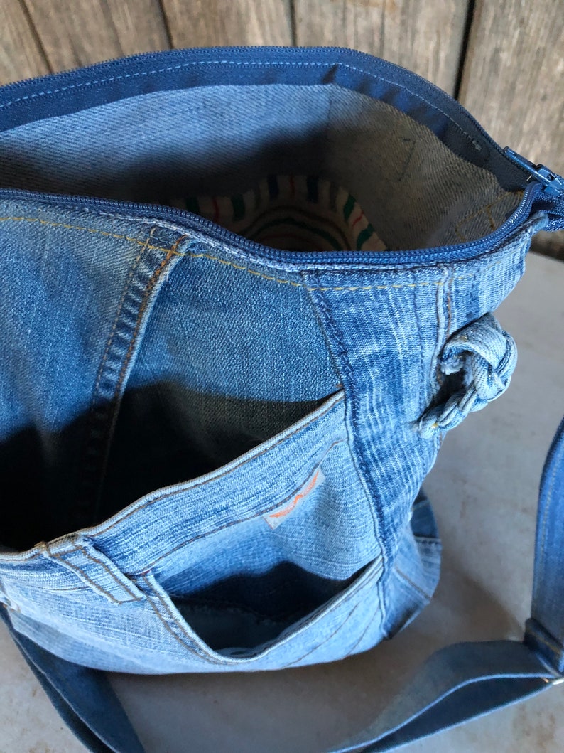 Bolso de jeans bolso sostenible reciclado con correa larga única en la parte inferior imagen 5