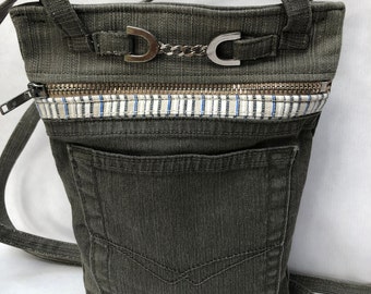 Sac en jean petit sac à bandoulière sac upcycling avec compartiment extérieur vert kaki