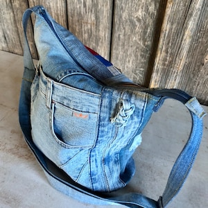 Sac en jeans sac durable upcyclé avec longue sangle inférieure unique image 10