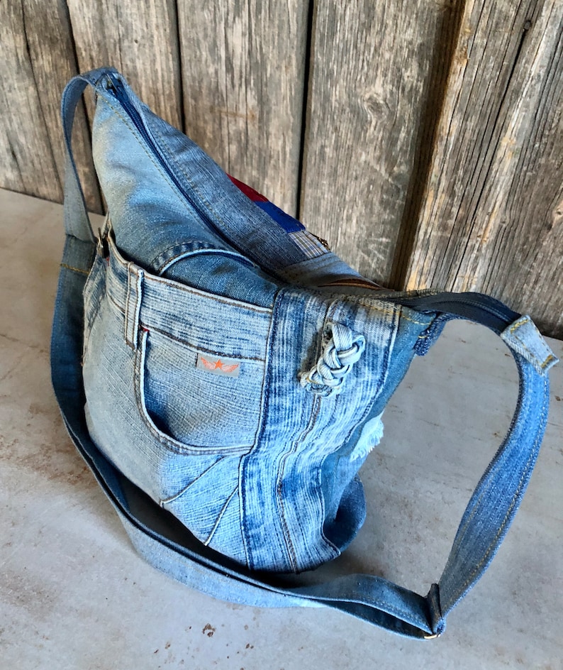 Sac en jeans sac durable upcyclé avec longue sangle inférieure unique image 10