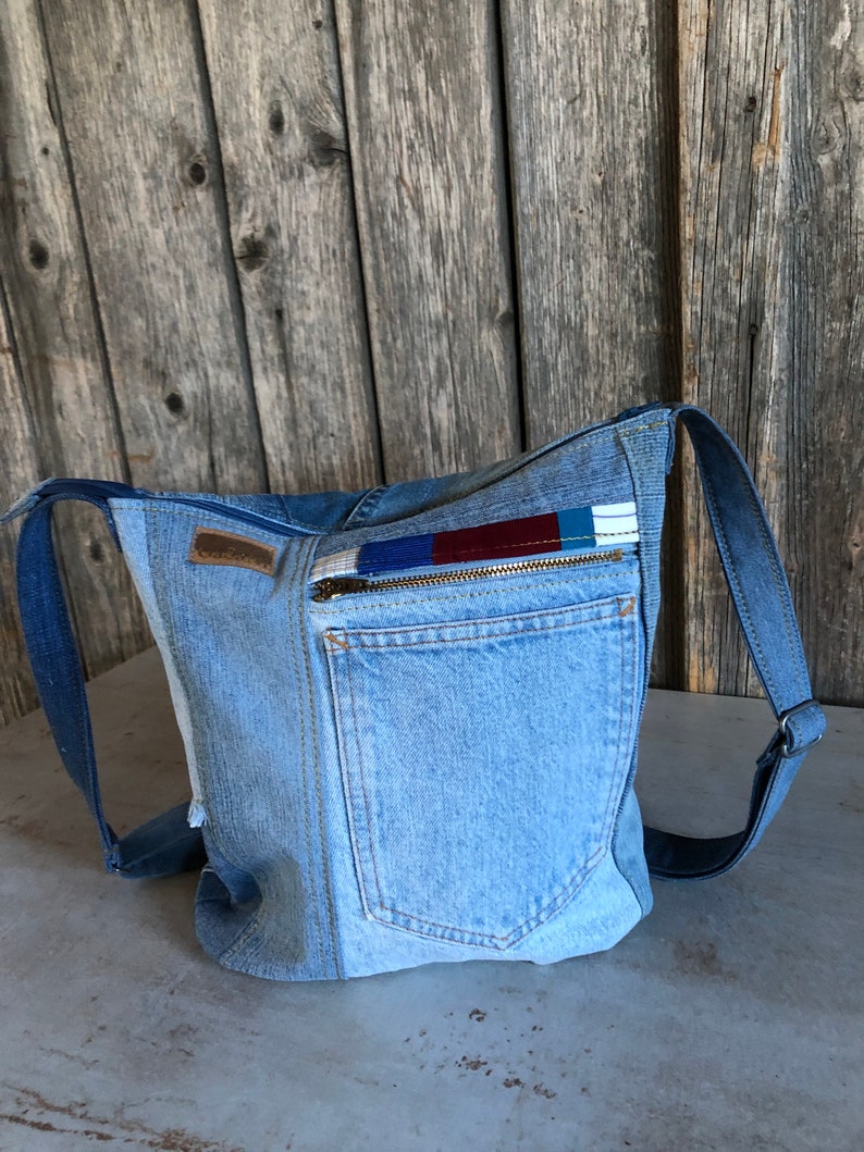 Sac en jeans sac durable upcyclé avec longue sangle inférieure unique image 9