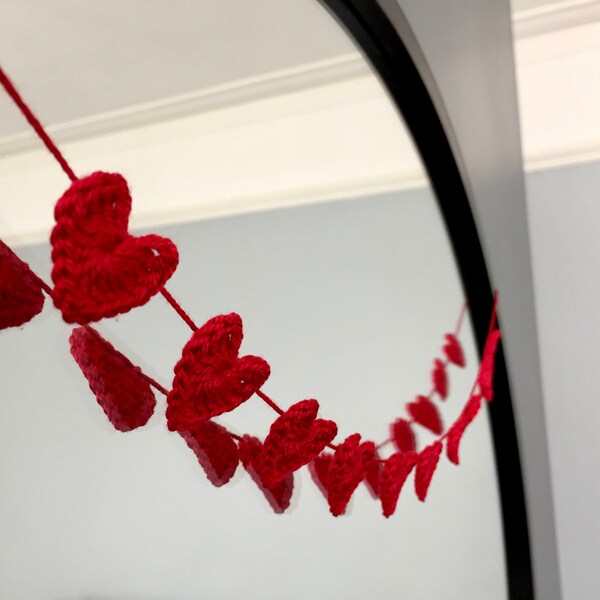 Mini crochet heart bunting - Available in 12 colours