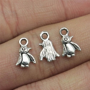 15 Silver Penguin Charms, 7x11mm, Antique Silver Charms (J-3)