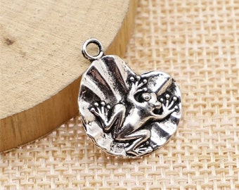 4 Silver Frog on Lilly Pad Charms, 19x15mm, Silver Tone Charms (C-146)