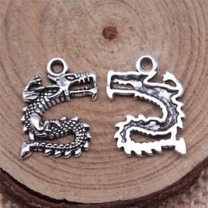 8 Silver Dragon Charms, 17x13mm, Silver Tone Charms (L-207)