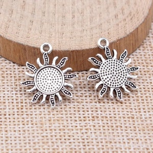 8 Silver Sun Charms, 21x17mm, Antique Silver Tone Charms (O-131)
