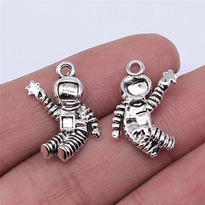 4 Silver Astronaut Charms, Space Charms, Antique Silver Tone Charms (D-222)