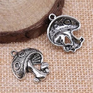 3 Silver Mushroom Charms, 22x18mm, Silver Tone Charms (D-174)