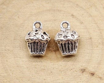 4 Silver Cupcake Charms, 3D, Silver Tone Charms (E-188)