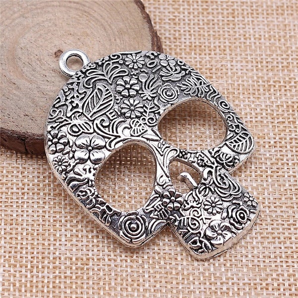 Large Skull Charm, Silver Tone Charms Charm (F-219)