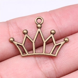 6 Bronze Crown Charms, 20x30mm, Antique Bronze Tone (K-28)