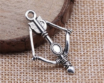 5 Silver Crossbow Charms, Bow and Arrow, Silver Tone Charms (J-114)