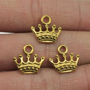 15 Gold Crown Charms, 13x14mm, Antique Gold Tone Charms C-198 image 2
