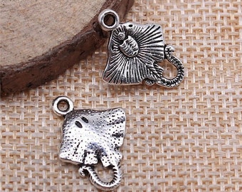 10 Silver Stingray Charms, 20x13mm, Silver Tone Charms (B-89)