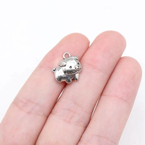 12 Silver Pig Charms, 14x13mm, Silver Tone Charms (O-136)