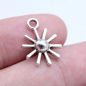 5 Silver Sun Charms, 14x18mm, Silver Tone Charms Charms (I-113)