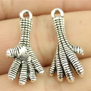 6 Silver Claw Charms, Silver Tone Charms (H-235)