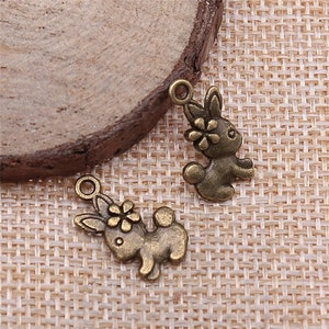 10 Bronze Bunny Rabbit with Flower Charms, Antique Bronze Plated Charms (G-24)