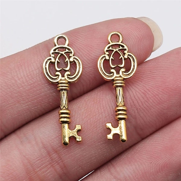 8 Gold Skeleton Key Charms, Antique Gold Tone Charms (C-44)