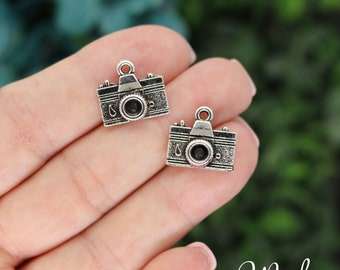 5 Camera Charms, Silver Tone Charms (B-134)