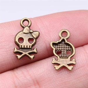 15 Bronze Girl Skull with Bow Charms, Bronze Tone Charms (M-41)