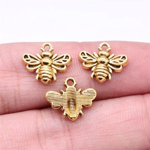 8, 20 Bulk Gold Bee Charms, 11x14mm, Antique Gold Tone Charms (U-244)