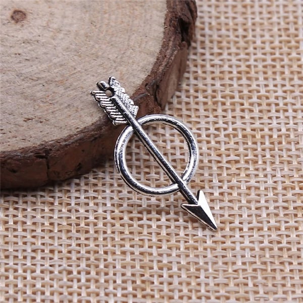 10 Silver Arrow Charms, 28x12mm, Silver Tone Charms (F-175)
