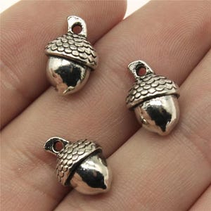 5 Silver Acorn Charms, 3D, Silver Tone Charms (G-185)