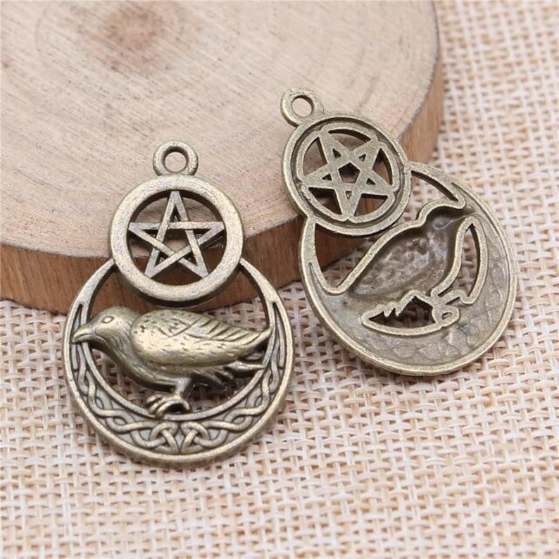 5 Bronze Pentagram Crow Star Charms, 30x25mm, Silver Tone Charms (Q-80)