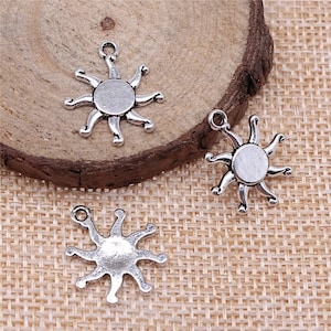 8 Silver Sun Charms, 17mm, Antique Silver Tone Charms (H-87)