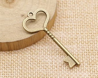 5 Bronze Heart Skeleton Key Charms, Antique Bronze Plated Charms (I-9)