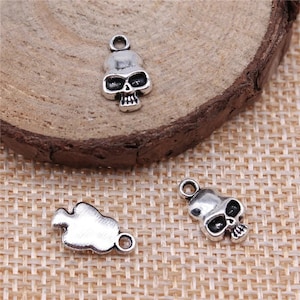 10 Silver Skull Charms, 13x7mm, Silver Tone Charms (J-57)