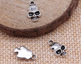 10 Silver Skull Charms, 13x7mm, Silver Tone Charms (J-57)