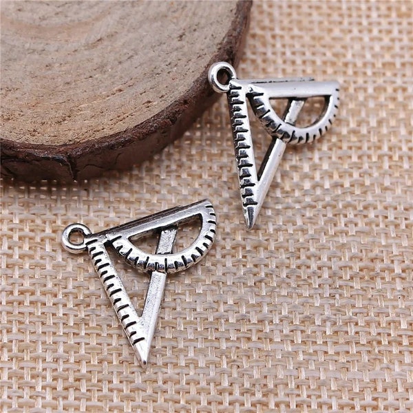 5 Silver Architect Triangle Ruler Charms, 20x21mm, Silver Tone Charms (H-181)