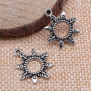 5 Silver Sun Charms, 22x18mm, Antique Silver Tone Charms (A-113)