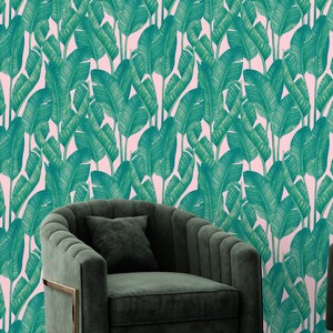 Tapete mit rosa Bananenblättern: Tropischer Dschungel, zum Schälen und Aufkleben