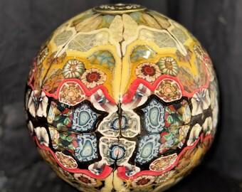 Pantalla Millefiore de cera y resina con base de madera de tulipán torneada