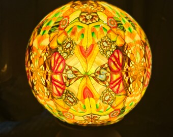 Otoño - Pantalla Millefiore de cera y resina con base de madera de tulipán torneada