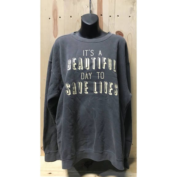 It s A Beautiful Day to Save Lives Comfort Colors Crewneck Sweatshirt Grey Yang Karev Thursdays We Watch Greys Anatomy My Person Etsy Canada