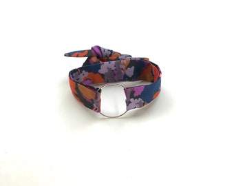 Tie bracelet with silver ring – Liberty Camo flower purple