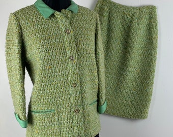 1960s Bonnie Cashion Sills Lord and Taylor 2 piece Suit Pastel Green Wool Boucle Leather Trim Front Buttons 36-24-36" Excellent Condition