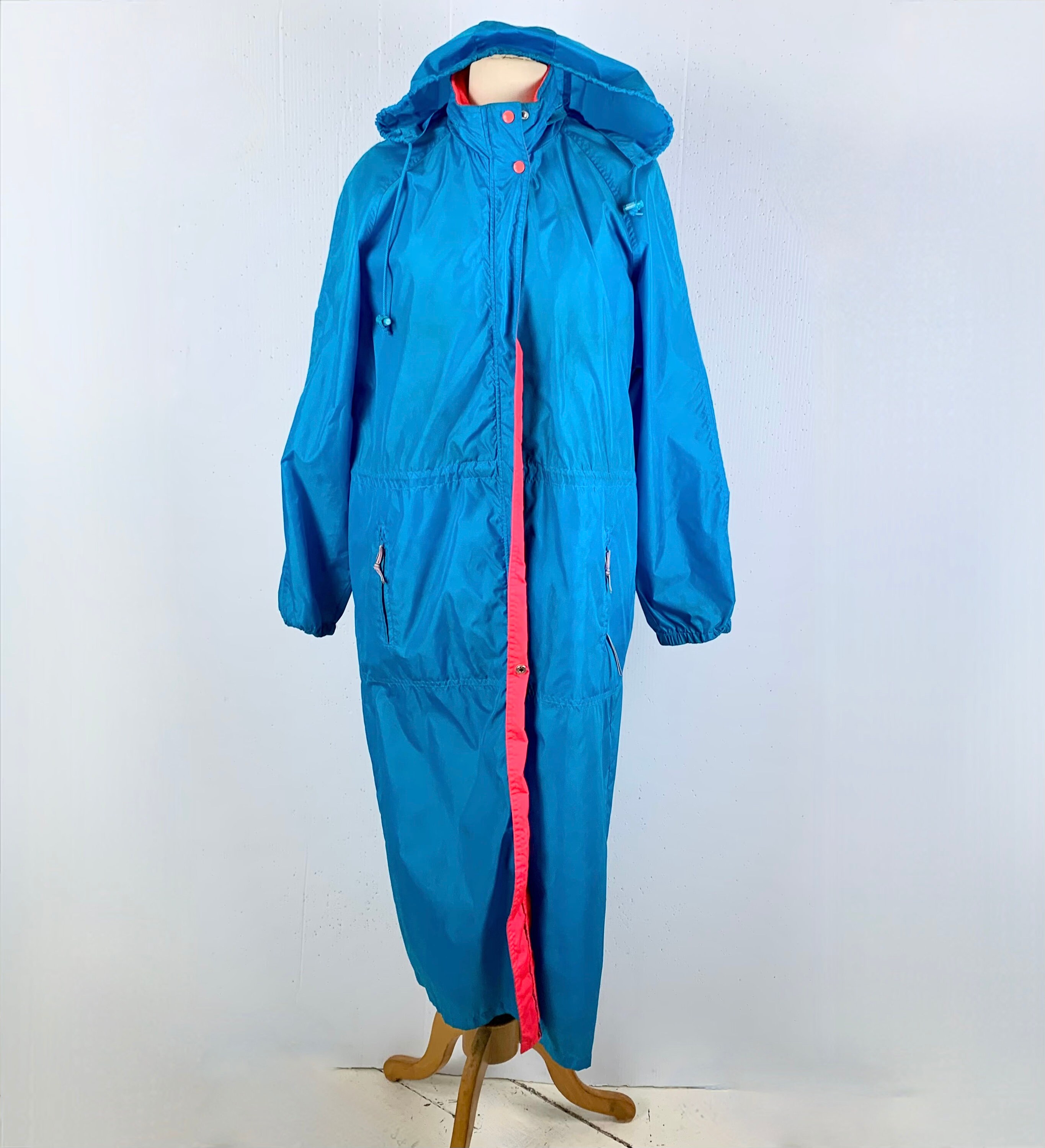 Vintage Y2K Woolrich Maxi Raincoat Medium Large Turquoise with Hot Pink  Trim Hidden Hood Lightweight Nylon Ripstop Cape Back Excellent