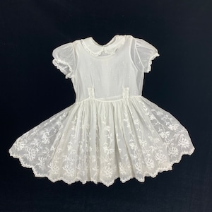 Vintage Girls size 7 White Dress 2 pieces Eyelet Lace Flower Wide Belt Puff Sleeves Peter Pan Collar Girl Easter Holy Communion