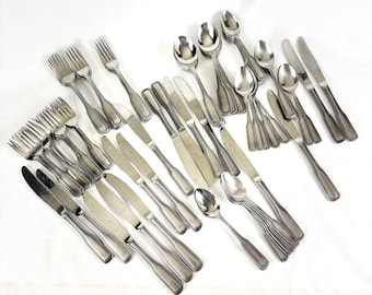 Ménagère vintage 1776 en acier inoxydable de Salem Japan, 89 pièces : 15 cuillères à soupe, 30 cuillères à café, 16 couteaux, 14 fourchettes à salade, 14 fourchettes de table, finition perlée.