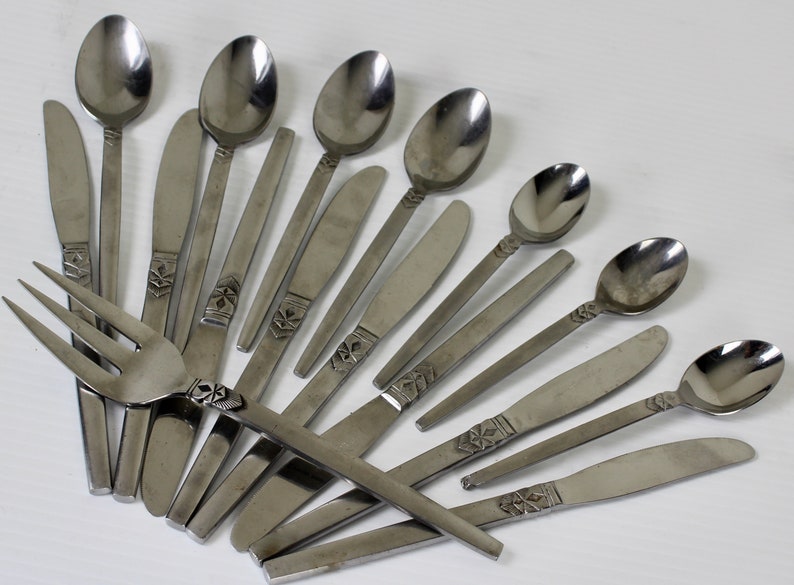 15 Pieces Vintage Stanley Roberts Carole Pattern Stainless Steel Japan Lot Discontinued Mid Century 8 Knives 4 Table Spoons 2 Tea Spoons