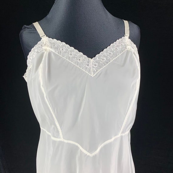 Vintage 1950s Barbizon White Full Slip size 18.5 … - image 1